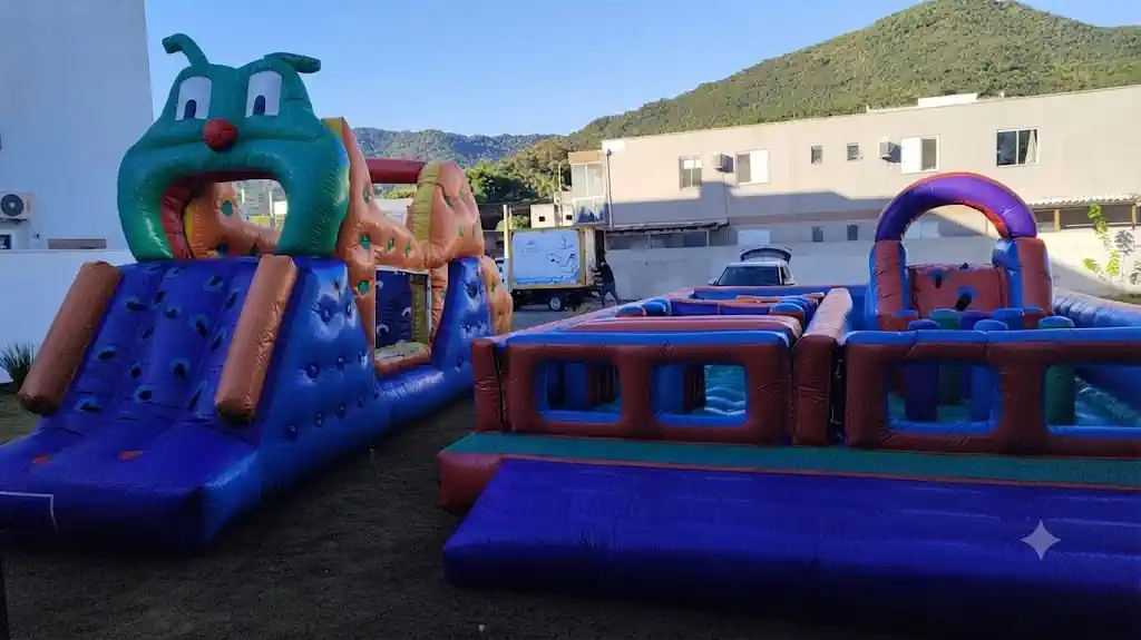 Combo centopeia e corrida de obstáculos para festas em Palhoça