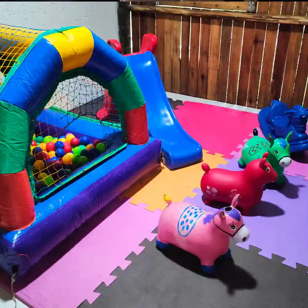 Espaço Kids com brinquedos para festas em Governador Celso Ramos